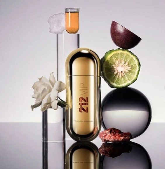 Carolina Herrera 212 VIP Eau De Parfum for Women 80ml - Image 3