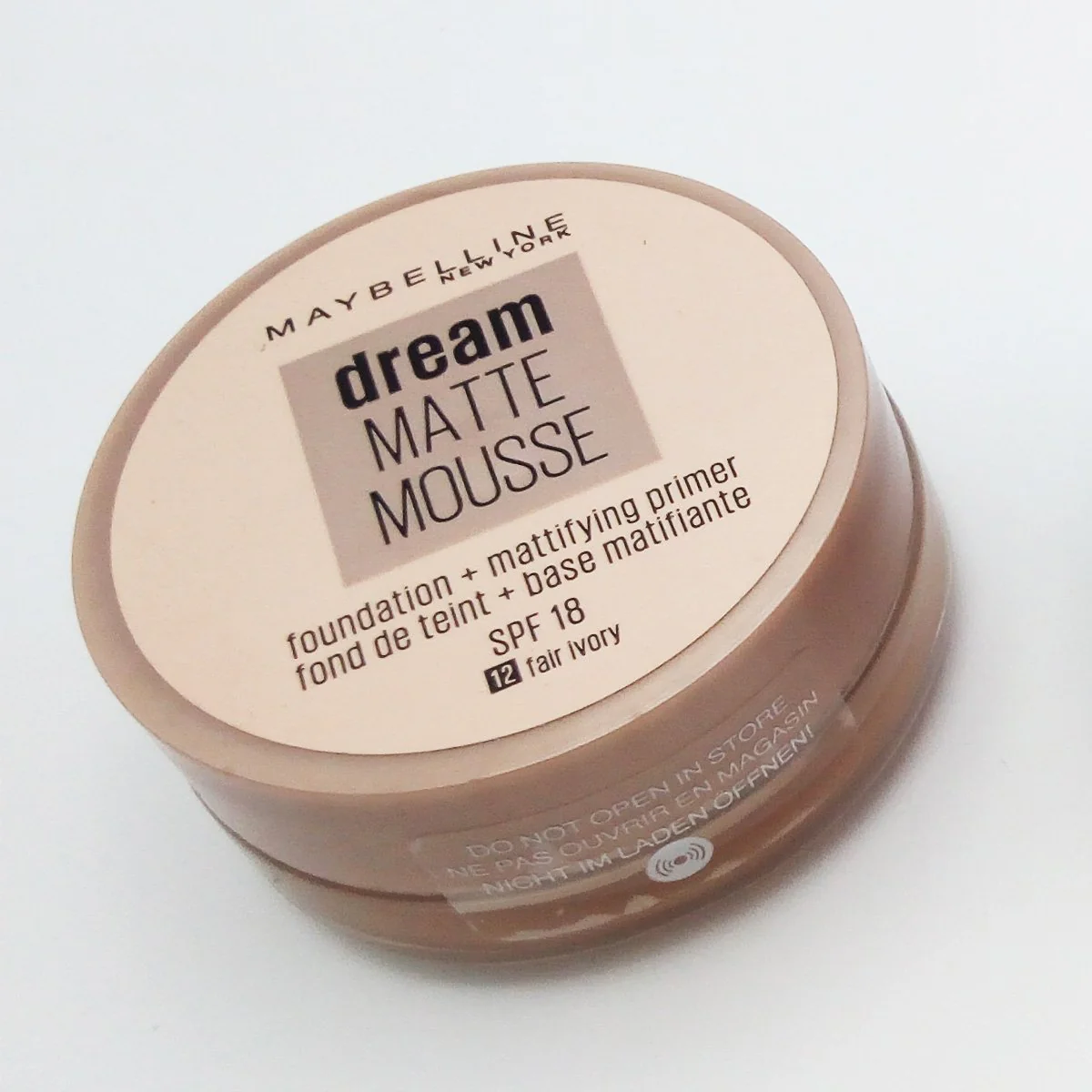 Maybelline - Dream Matte Mousse - Foundation + Mattifying Primer - Fond De Teint + Base Matifiante - SPF 18 ( 12 Fair Ivory )