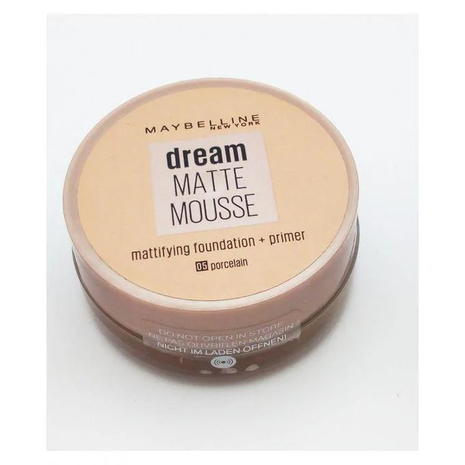 Maybelline New York Dream Matte Mousse Mattifying Foundation + Primer - 05 Porcelain