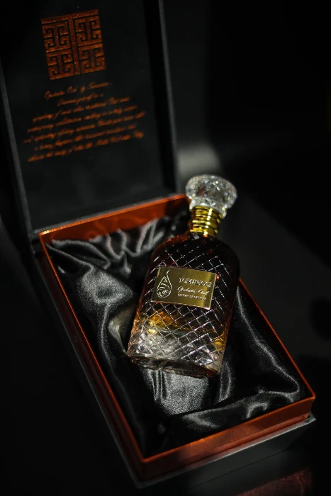 Tomavicci Opulentia Oud Extrait De Parfum For Unisex 100ml - Image 2